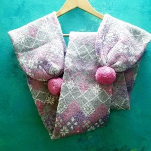 LikeNew XL Chunky Scarf Snowflake Pompom Christmas